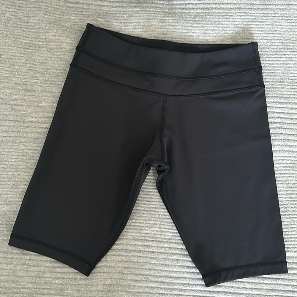 Lululemon High-Rise  Black shorts